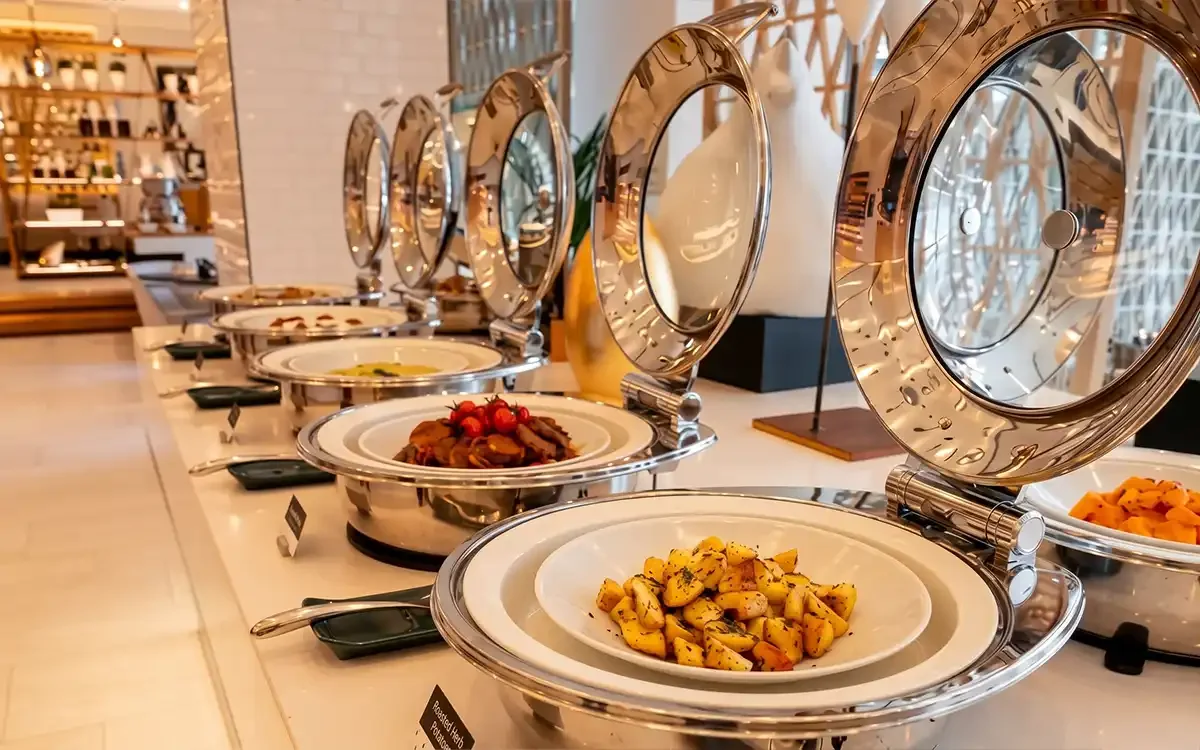 بوفيه عشاء 5* في سولت آند بيبر, البندر روتانا